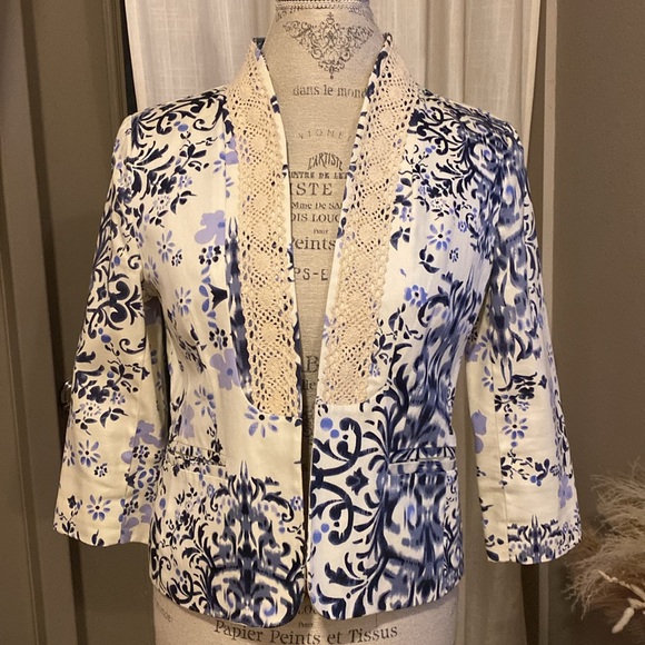 Notations ladies petite blue white floral blazer lace trim light jacket Small PS - Picture 5 of 9